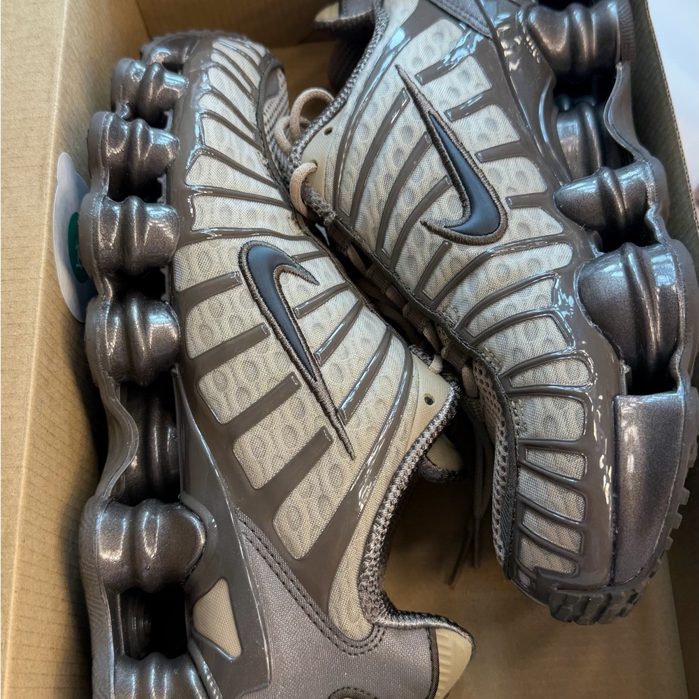 Nike Shox TL Women's Sneakers - Khaki/Off Noir